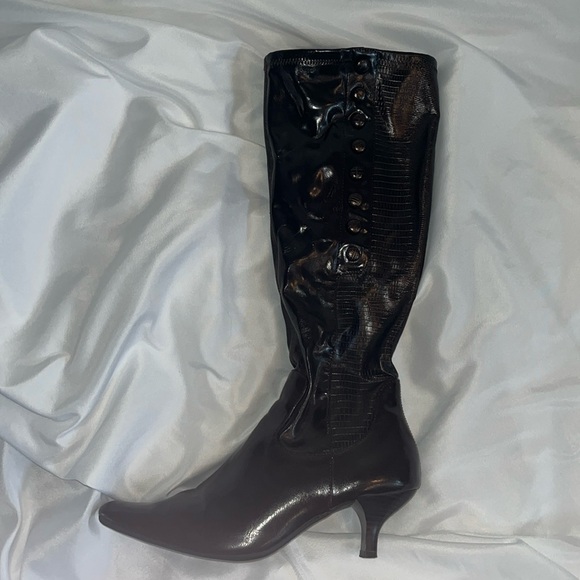 Brown zip up boots - Picture 1 of 9